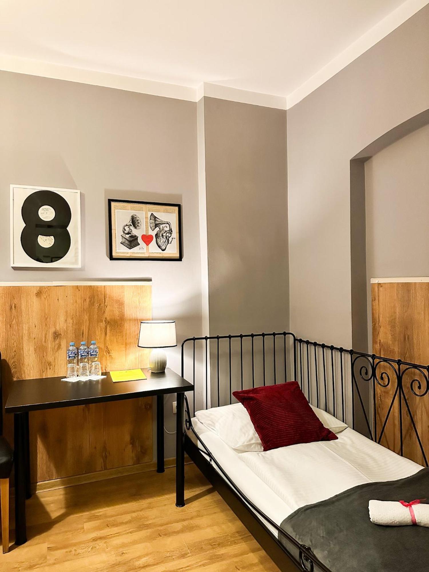 Explorer B&B Old Town Rooms & Apartment #Don'T Be A Tourist, Be An Explorer! Poznan Luaran gambar