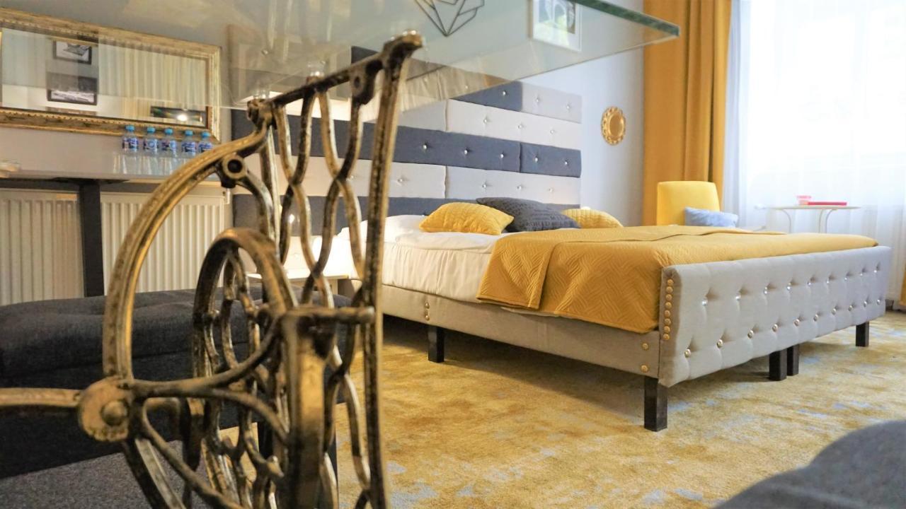Explorer B&B Old Town Rooms & Apartment #Don'T Be A Tourist, Be An Explorer! Poznan Luaran gambar