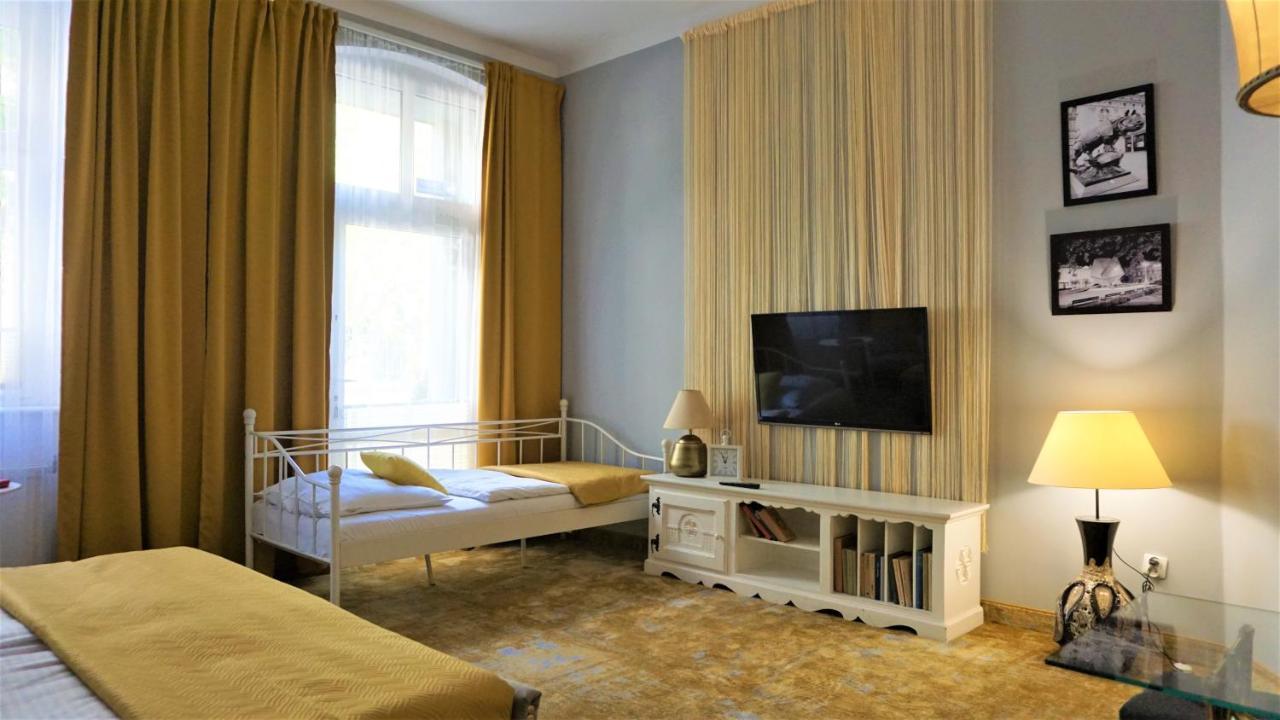 Explorer B&B Old Town Rooms & Apartment #Don'T Be A Tourist, Be An Explorer! Poznan Luaran gambar